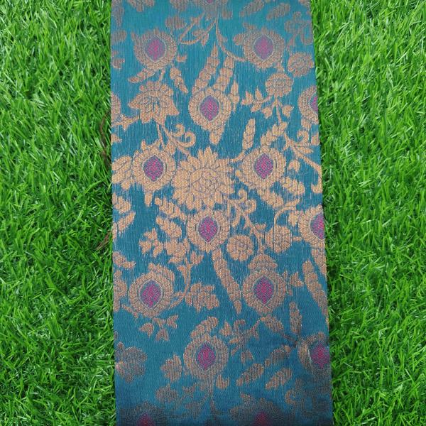 Women Floral Woven Soft Silk Saree with Zari Border