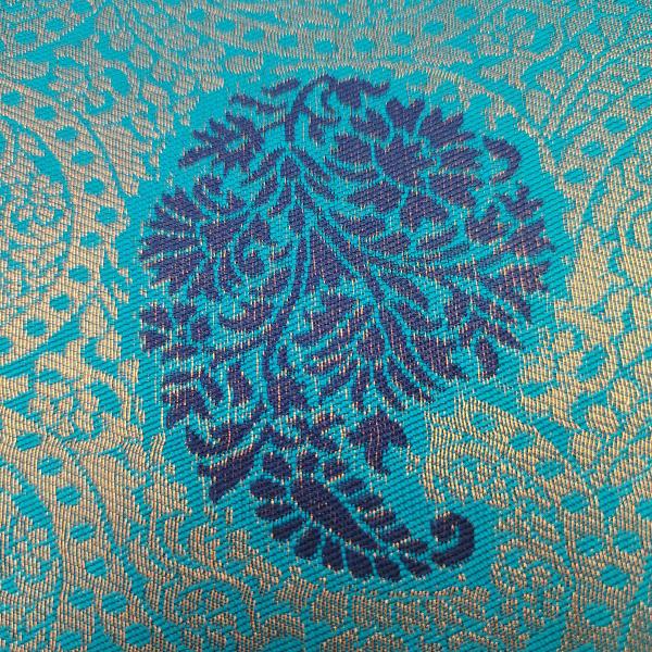 Women Soft Silk Saree with Traditional Temple Motif
