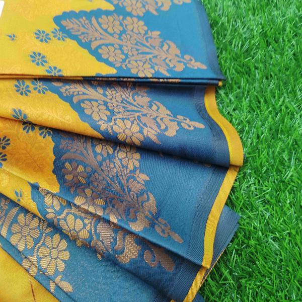 Women Soft Silk Saree with Detailed Pallu Work