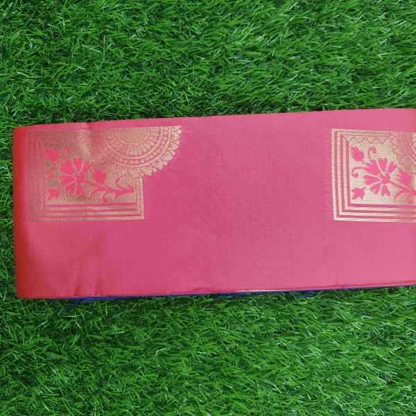 Women Soft Silk Saree with Elegant Woven Design