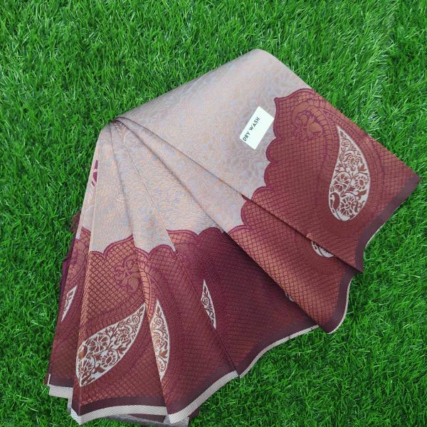 Women Soft Silk Saree with Rich Pallu & Tassel Detail