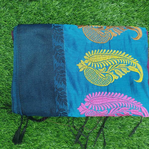 Women Fancy Cotton Saree for Occasion Wear with Modern Design