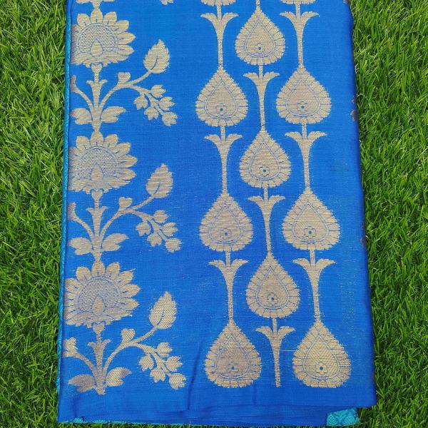 Women Printed Cotton Saree for Casual Wear with Floral Pattern